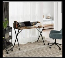 Black And Wooden 100Ccm Desk