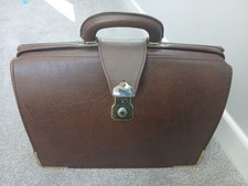 Cheney Vintage Leather Doctors