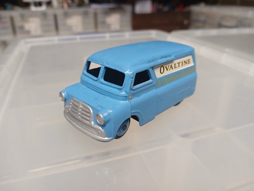 Dinky toys bedford van - toys,