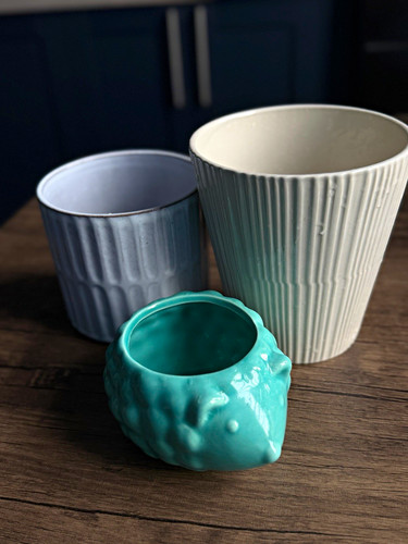 Set glazed ceramic round - of,