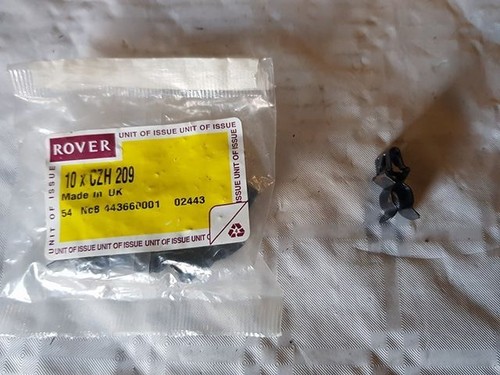 Classic mini bonnet prop clip - bonnet,