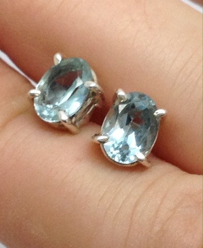 Blue topaz oval - topaz, stud
