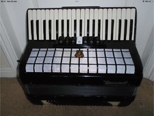 Parrot 120 Bass In Excellent Condition Works Perfect ,with Hard Case