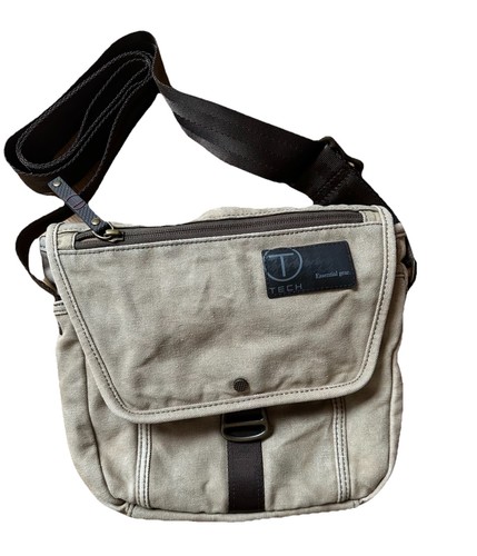 Tumi tech essential gear - essential,