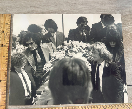 Randy rhoads funeral 1982 ozzy - funeral,