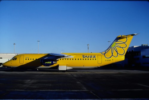 RC607_G-BSNR_BUZZ_BAE-146-300