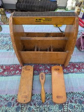 Vintage Kiwi Groomer Shoe Shine Wooden Box with Foot Rest. Includes Brushes. 