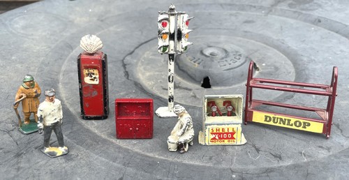 Petrol pump oil - bins,, traffic