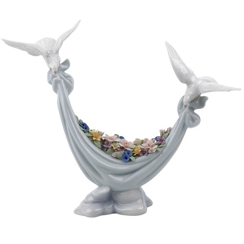 Lladro figurine petals - lladro, of