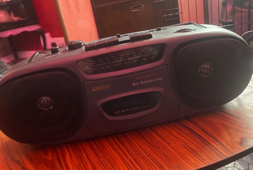 Sanyo cassette stereo tape - stereo,