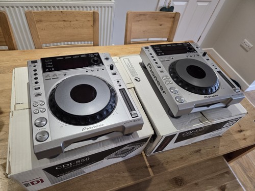 Pioneer cdj 850 - 2, dj