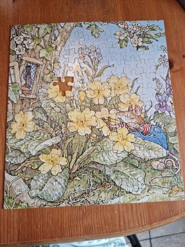 Bramley hedge spring puzzle