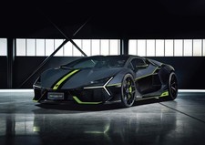 Lamborghini Revuelto Drive