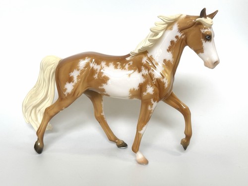 Breyer 2021 birds - breyer, feather