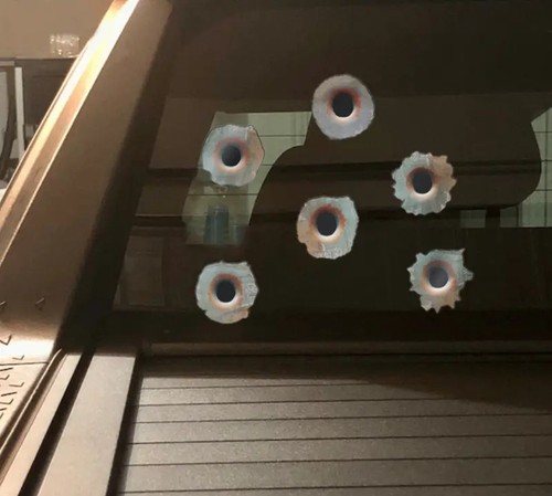 Bullet holes car - 6x,