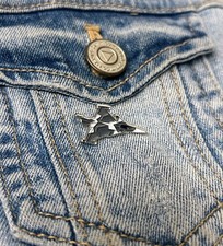 Saab JAS 39 Gripen military aeroplane 25mm Lapel Pin Badge or Tie Pin  ref 382