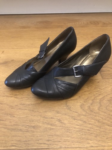 Clarks black leather - leather, heeled