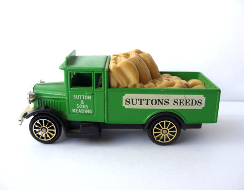 Corgi morris truck suttons - truck,