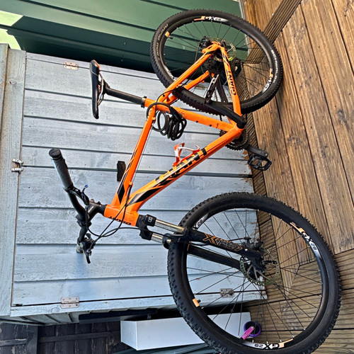 Giant talon orange black - giant, orange/black
