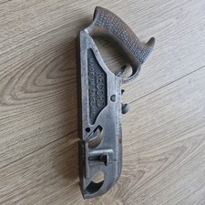 ANTIQUE ANANT CAST IRON