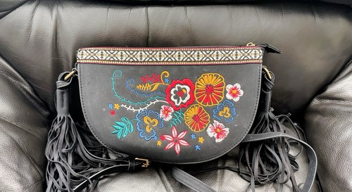 Black floral embroidered - black,