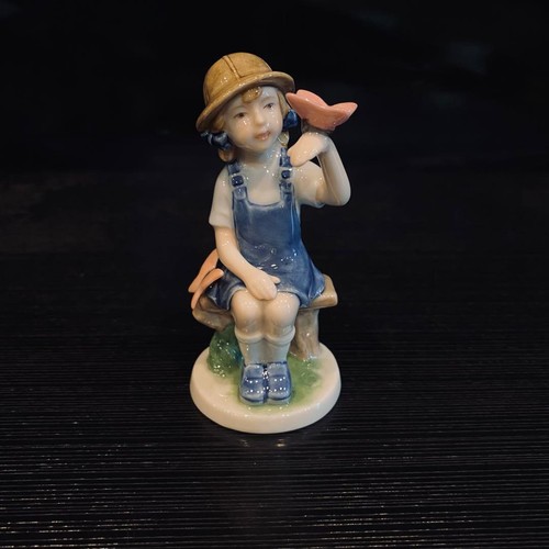 Royal copenhagen figurine - royal,