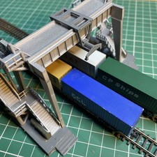 N gauge Container Crane  with