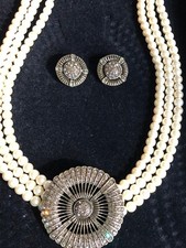 HEIDI DAUS THREE STRAND PEARL