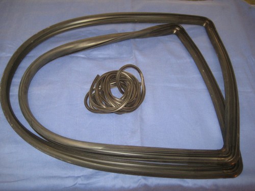 Mgb gt front windscreen - ,