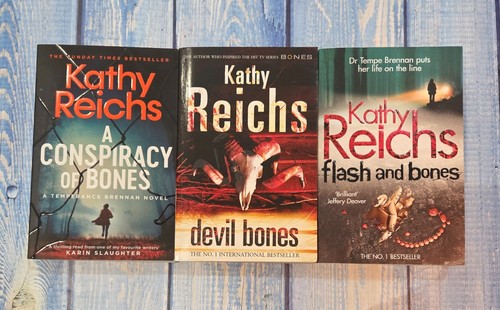 Kathy reichs paperback - 3,