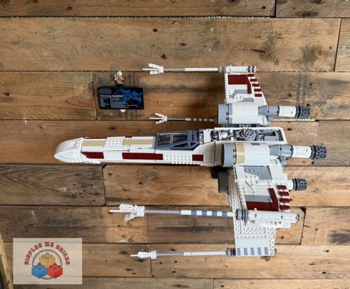 Wall mount for - wall, lego