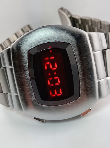 James bond 70s - james,