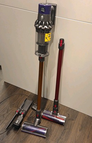 Dyson v10 cordless bagless - dyson,