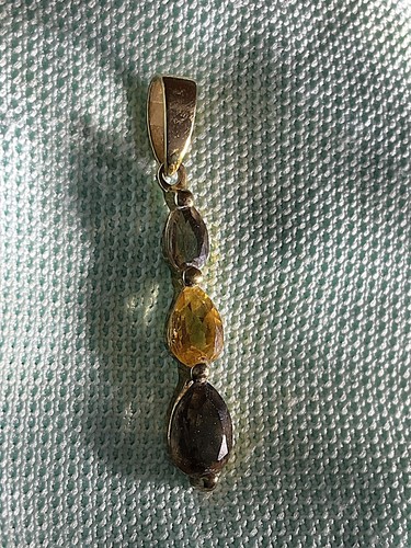 Hallmarked 9ct yellow gold - hallmarked,