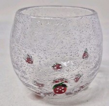 Leonardo Handmade Embossed Curved Strawberry Glass Tumbler