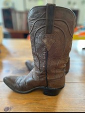 Lucchese tan leather vintage cowboy boots size 4. Great condition 