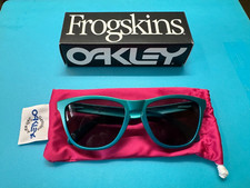 BNIB OAKLEY FROGSKINS OO9013