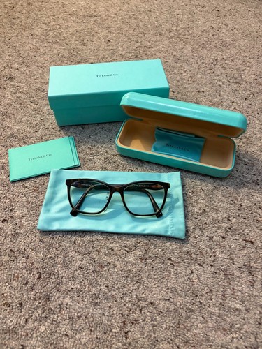 Tiffany ladies reading - reading, glasses