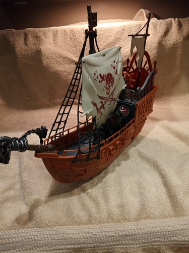 Pirate ship inch - ship,