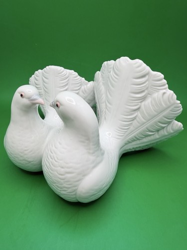 Lladro porcelain couple - porcelain, of