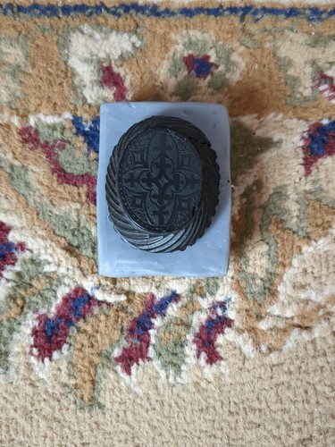 Peculiar victorian mourning - 'victorian,