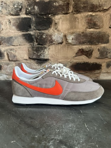 Rare 2021 nike waffle - v,