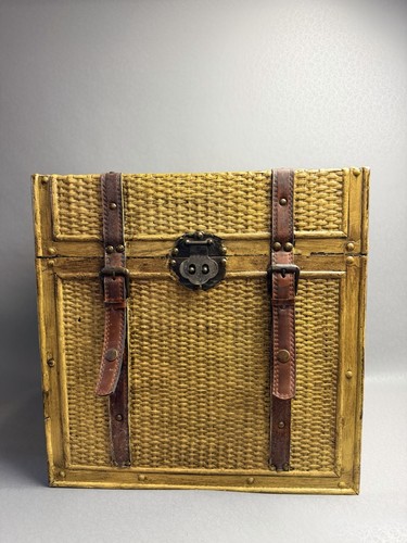Wooden trunk storage - wooden,