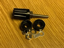 One black genuine correct NOS 4mm speaker socket LS3/5A Belling Lee (832)