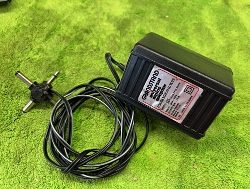 Grandstand universal mains