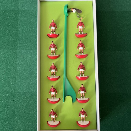 Subbuteo moulded red team - subbuteo,