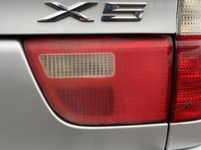 BMW E53 X5 PRE FACELIFT REAR DRIVERS RIGHT TAIL BRAKE LIGHT ON BOOTLID 8409012