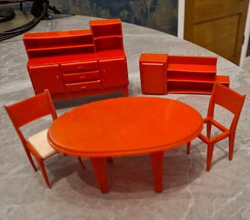 Vintage 50s doll house - doll,