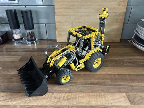 Lego technic 8455 back hoe - back,