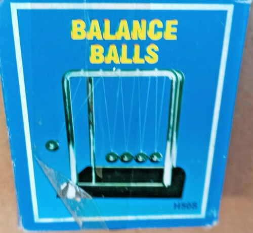 Newtons cradle swinging - 5,